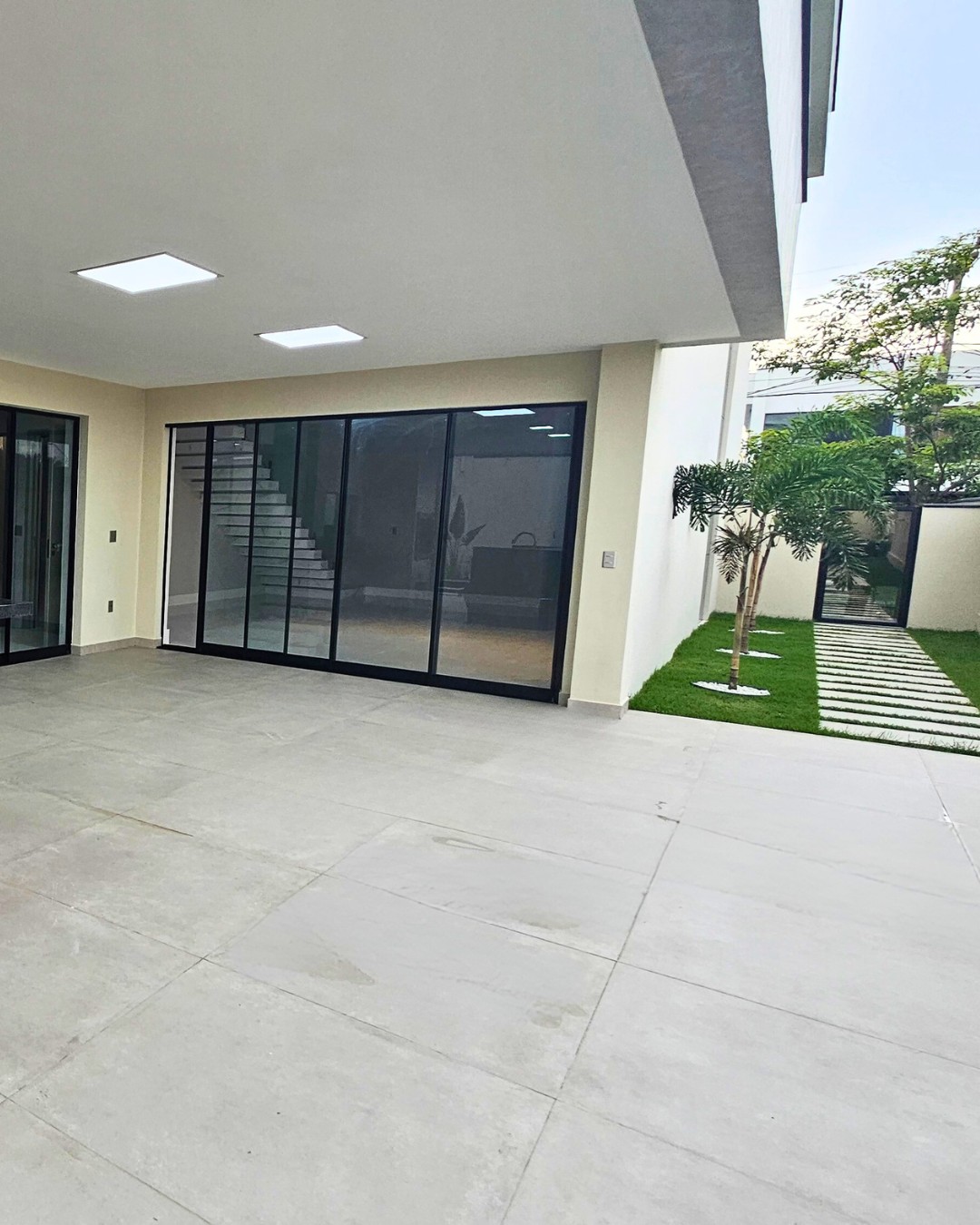 Casa Nova no Condomínio Alphaville