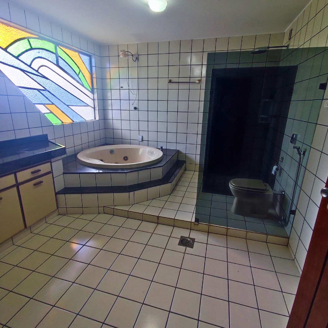 Casa 5 suítes para Venda no bairro Calhau em São Luís