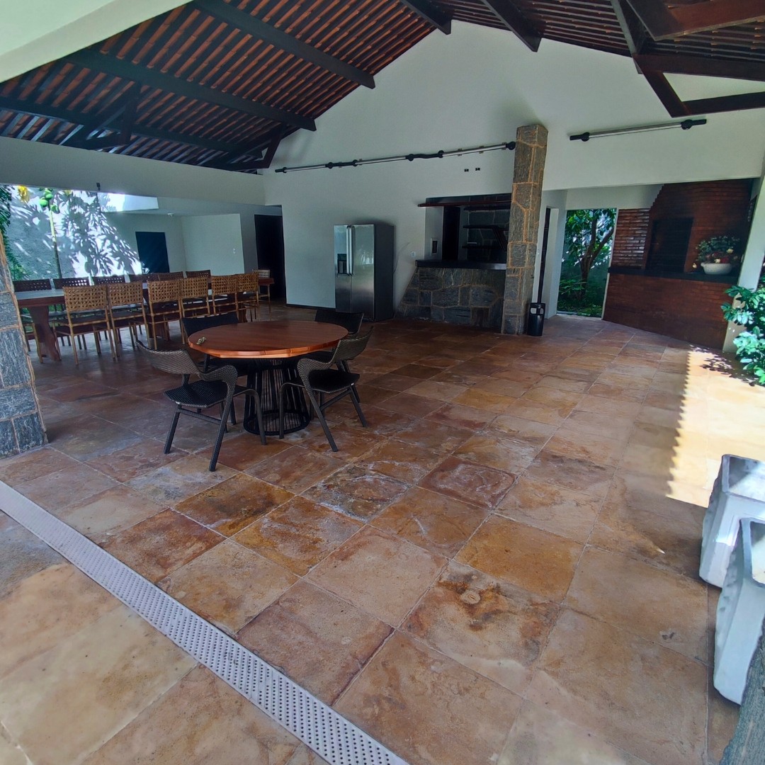 Casa 5 suítes para Venda no bairro Calhau em São Luís